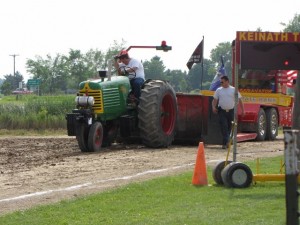 Thumb Tractor Pullers pulling at the 2010 Gera Old Tractor Days